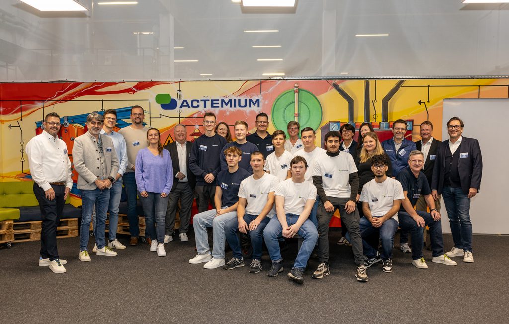 Gruppenbild der Teilnehmenden